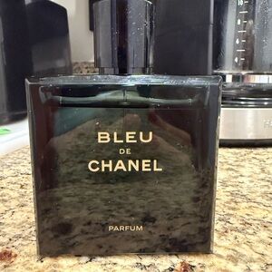 CHANEL Bleu de Chanel Parfum in Black